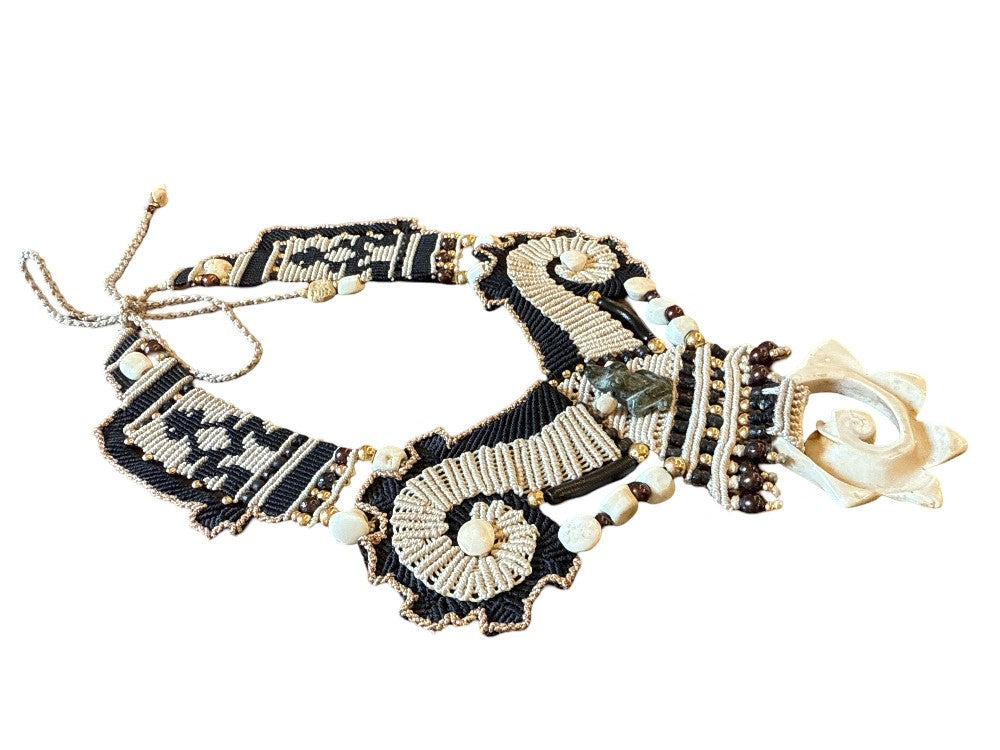 Barbara Witt Necklace – Cream & Black, 12"