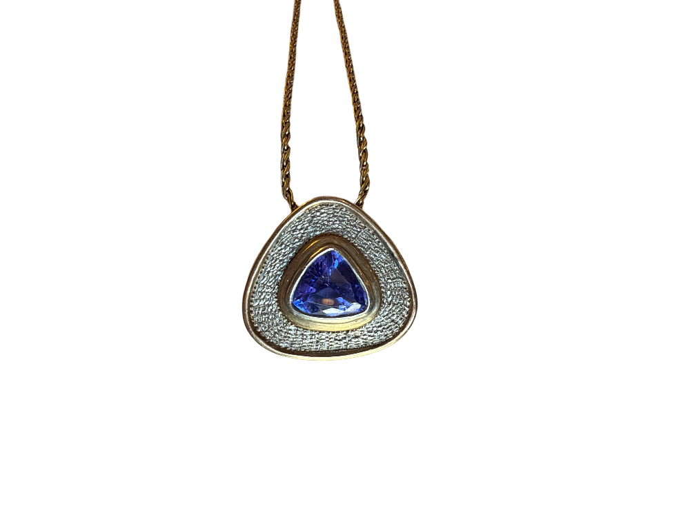 18KT Gold Necklace with Purple Tanzanite 9"